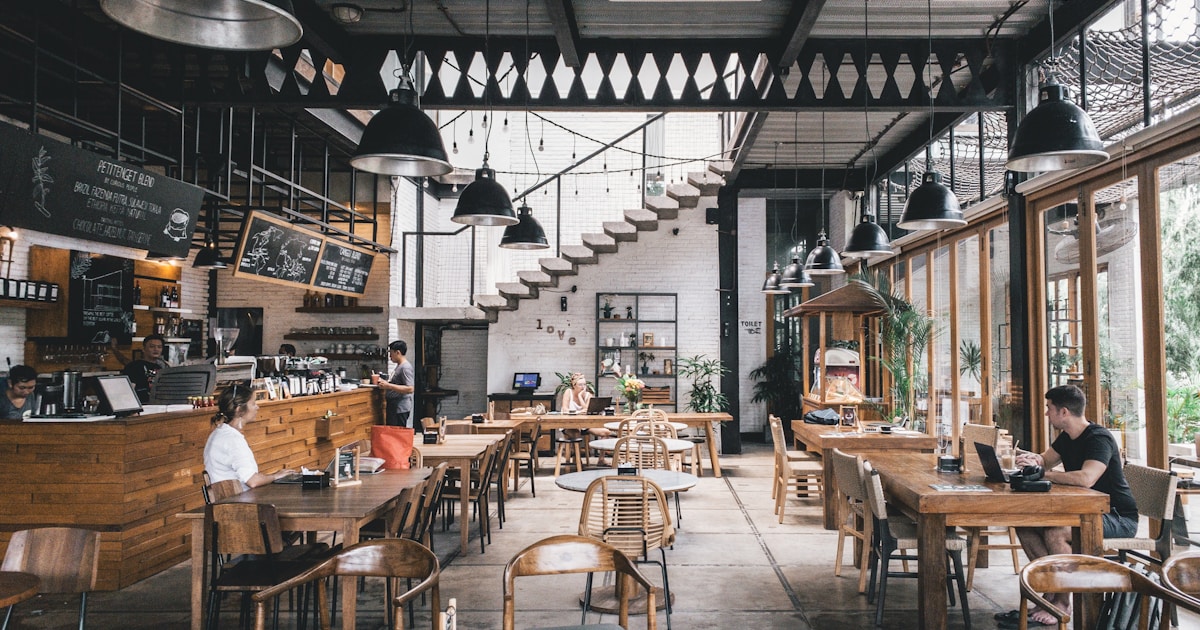 Next-Gen Digital Menus: From QR Codes to Augmented Reality